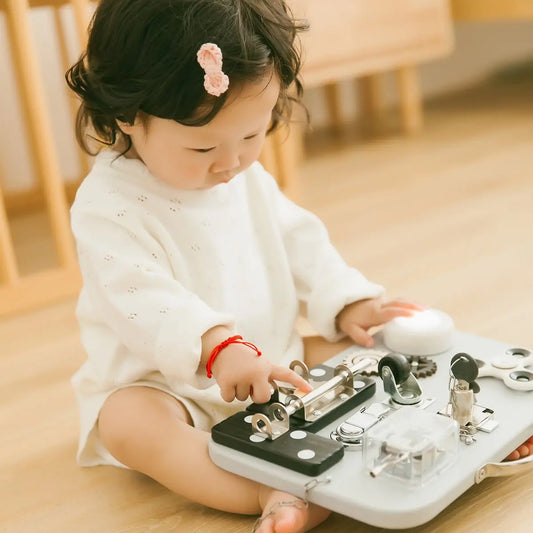 busy board montessori transportable