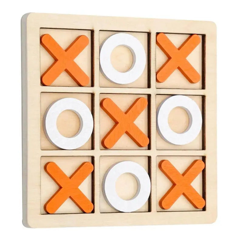 Un Tic Tac Toe en bois avec des pièces orange et blanches.