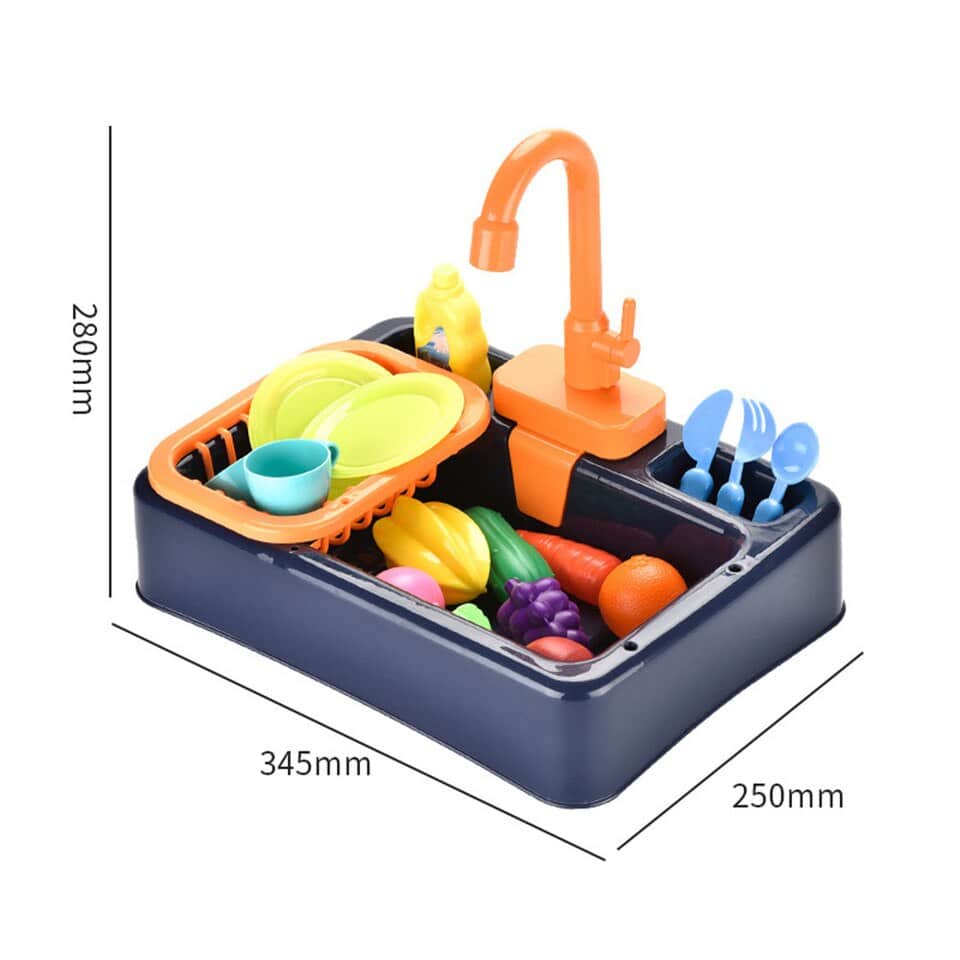 Un Petit Évier De Cuisine - Ensemble De Vaisselle pour une petite cuisine jouet avec des ustensiles.