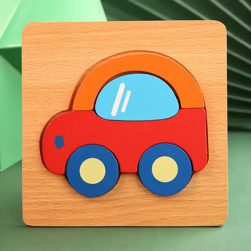 Un puzzle en bois avec une voiture dessus.