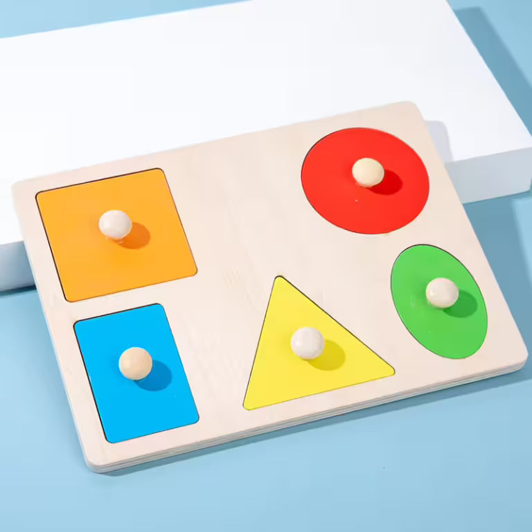 Puzzle Montessori de formes et couleurs sur planche
