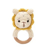 Une bague lion avec Hochets en Bois Animaux Tricotés, au crochet.