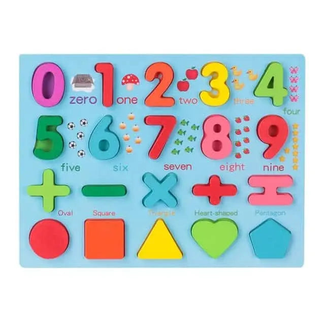 Découvrez la vibrante « Planche Montessori – Chiffres et anglais », un puzzle éducatif avec des chiffres colorés de 0 à 9 et des formes telles qu'un ovale, un carré, un triangle, un cœur et un pentagone. Chaque forme est étiquetée avec des noms et des quantités en anglais sur un fond bleu clair doux.