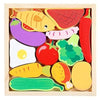 Une boîte Tangram en bois de fruits.